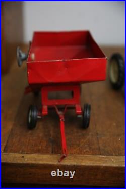 Vintage International Harvester ERTL Metal Loader Tractor Farm toy 1/16 Trailer