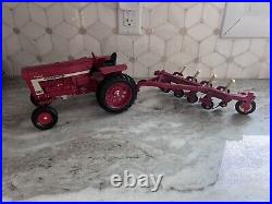 Vintage International Harvester Farmall Tractor 966 Die-Cast 1/16 With Plow