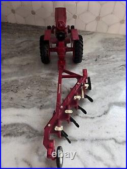 Vintage International Harvester Farmall Tractor 966 Die-Cast 1/16 With Plow