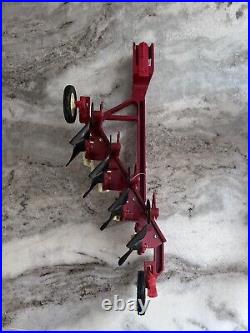Vintage International Harvester Farmall Tractor 966 Die-Cast 1/16 With Plow