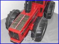 Vintage International Harvester IH 2+2 Ride On Toy Tractor Pedal very Rare! 4WD