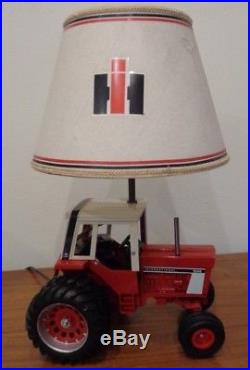 Vintage International Harvester Tractor Table Lamp, Farm Lamp, IH 1586 Tractor