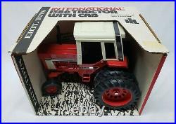 Vintage International IH 1586 Tractor with Cab & Duals 1/16 Scale Ertl Farm Toy