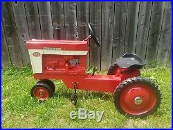 Vintage Metal Pedal Toy International Farmall 560 Tractor Scale Models USA L18