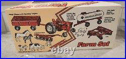 Vintage New old stock #5036 Ertl IH International Harvester farm Set tractor +