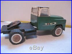 Vintage Original TRU SCALE INTERNATIONAL HARVESTER Toy Truck TRACTOR