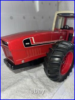 Vintage international Harvester 3588 2+2 Tractor 14 Metal 1/16