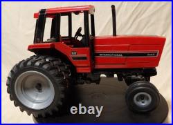 Vtg 1/16 scale Ertl International harvester 5288 diecast tractor rear Duals Toy Vtg 1/16 scale Ertl International harvester 5288 diecast tractor rear Duals Toy