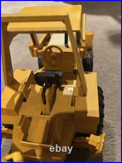 Vtg ERTL International Farm Harvester Backhoe Loader Tractor Diecast 116 #472