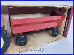 Vtg ERTL International Harvester IH Stock 5011 Tractor & Wagon Set 1/16 withBox