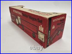 Vtg ERTL International Harvester IH Stock 5011 Tractor & Wagon Set 1/16 withBox