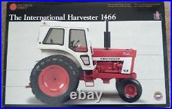 (new) 2001 Ertl Precision Series Internatinal Harvester 1466 1/16 Nib